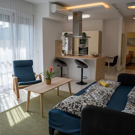 Sunshine Apartman With Free Parking Дьёр Экстерьер фото