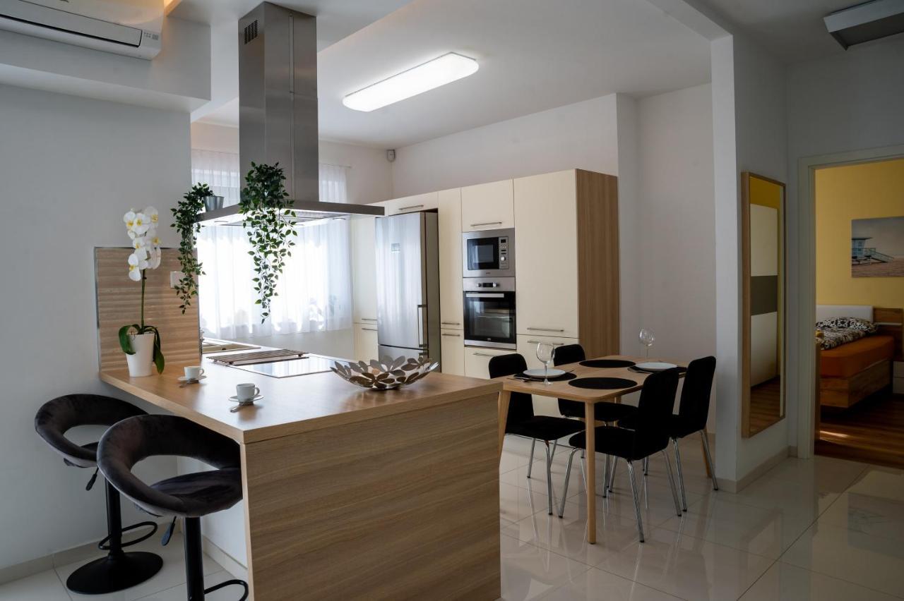 Sunshine Apartman With Free Parking Дьёр Экстерьер фото