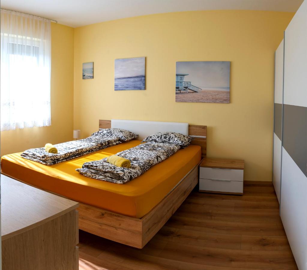 Sunshine Apartman With Free Parking Дьёр Экстерьер фото
