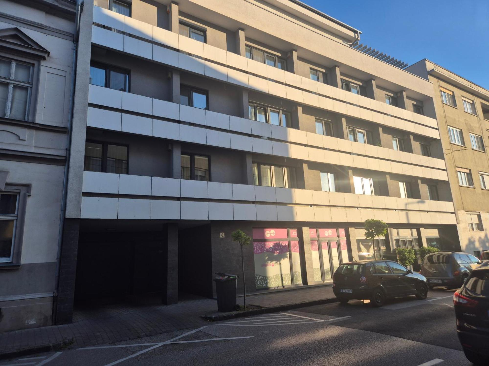 Sunshine Apartman With Free Parking Дьёр Экстерьер фото
